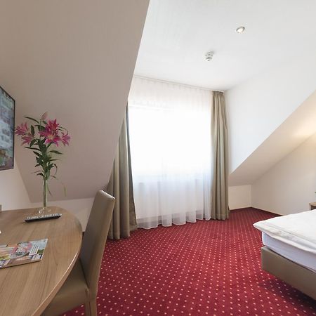 Hotel Restaurant Baeren Исни  Экстерьер фото
