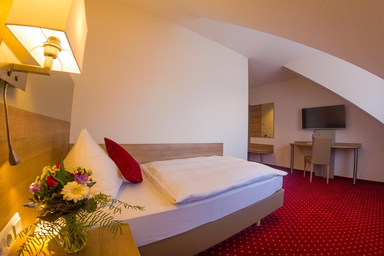 Hotel Restaurant Baeren Исни  Экстерьер фото