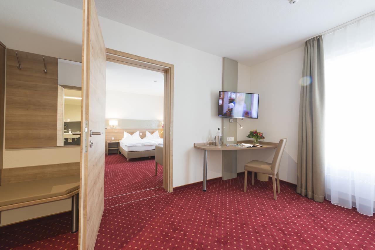 Hotel Restaurant Baeren Исни  Экстерьер фото