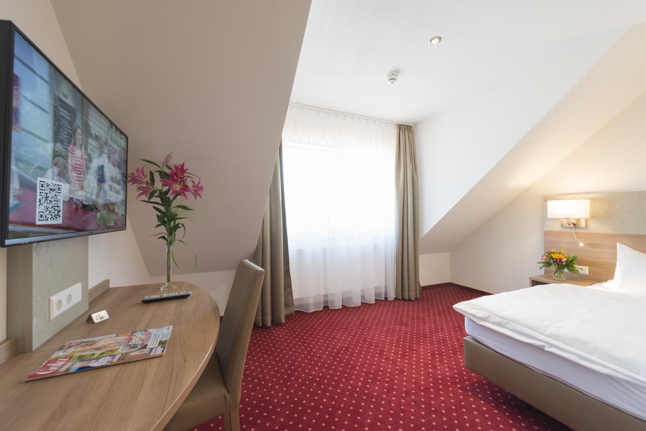 Hotel Restaurant Baeren Исни  Экстерьер фото